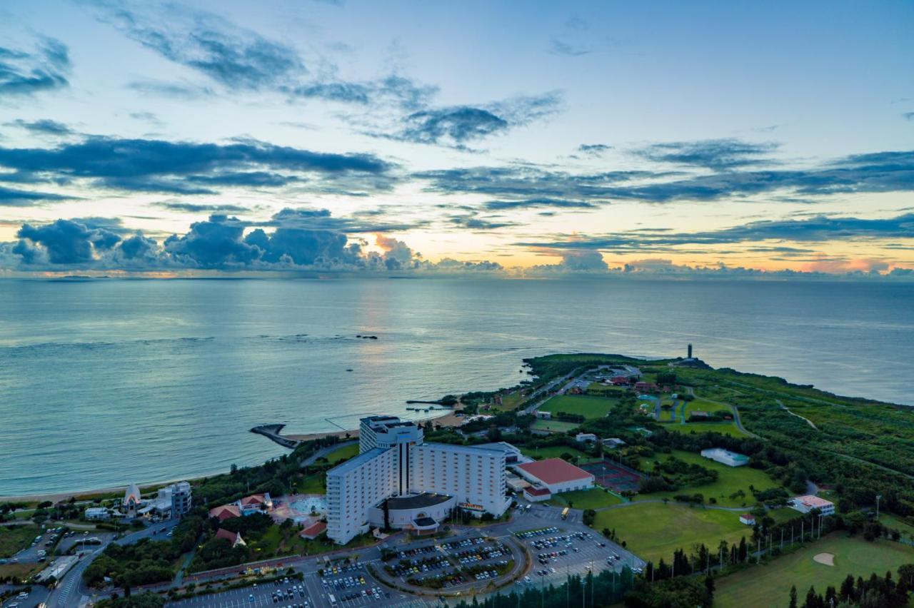 Royal Hotel Okinawa Zanpamisaki Yomitan Exterior foto